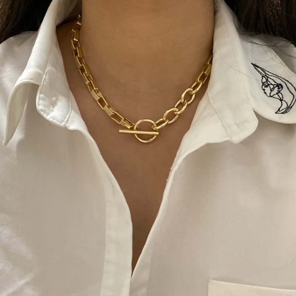 Gold Linked Chain - Picture 2 of 4